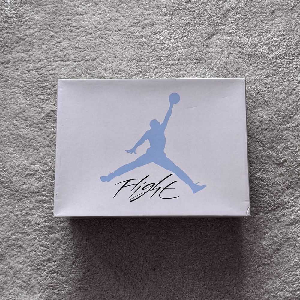 Jordan 4 University Blue