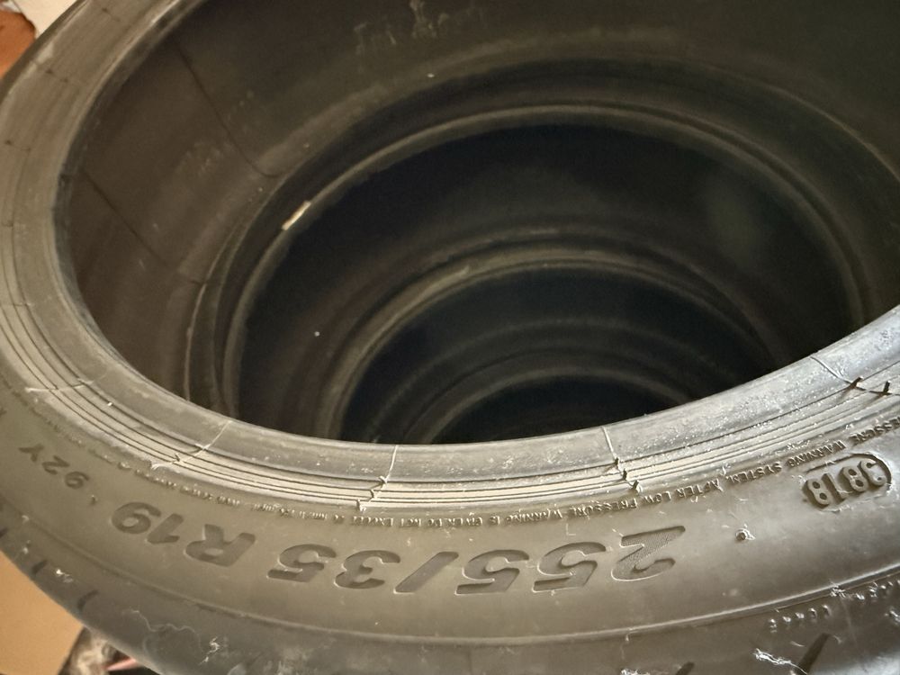 Anvelope de vara Pirelli Runflat 225/40/19 si 255/35/19