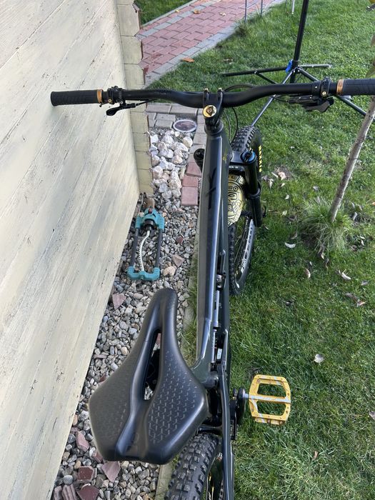 Vand YT Capra Base 27.5 Costum Gold
