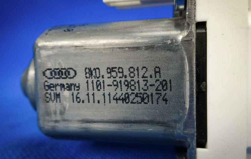 Отличен Мотор за стъклоповдигач 8K0959812A