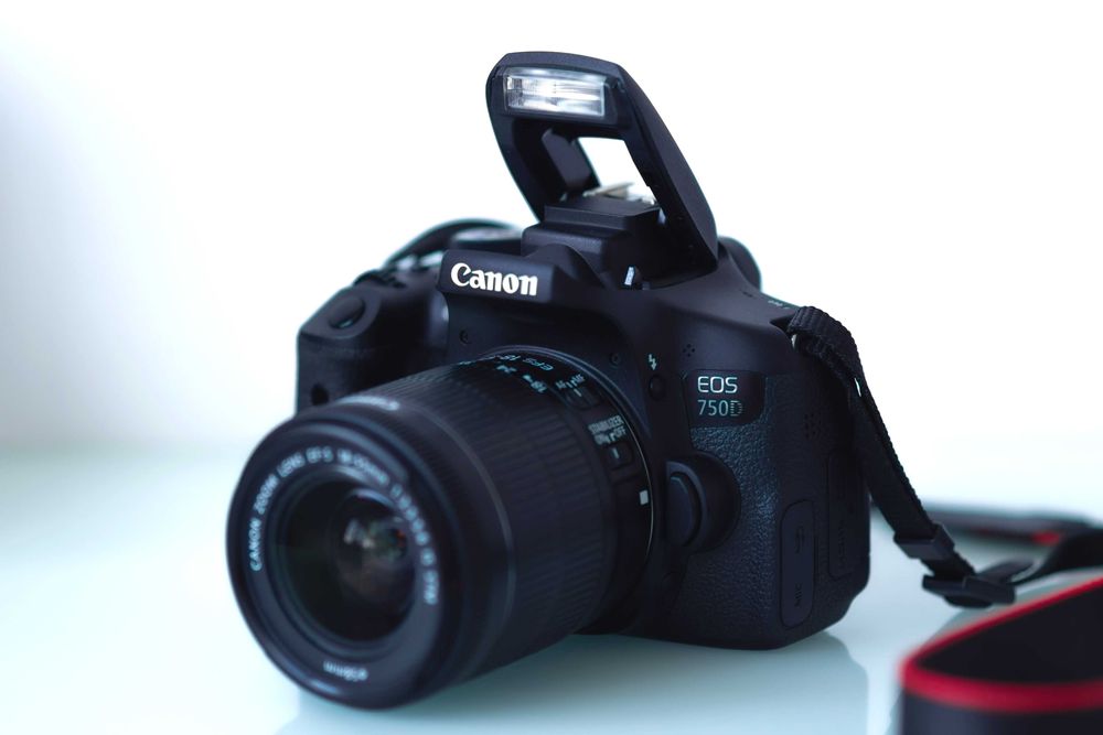 CANON 750D + cu WiFi si TouchScreen stare foarte buna