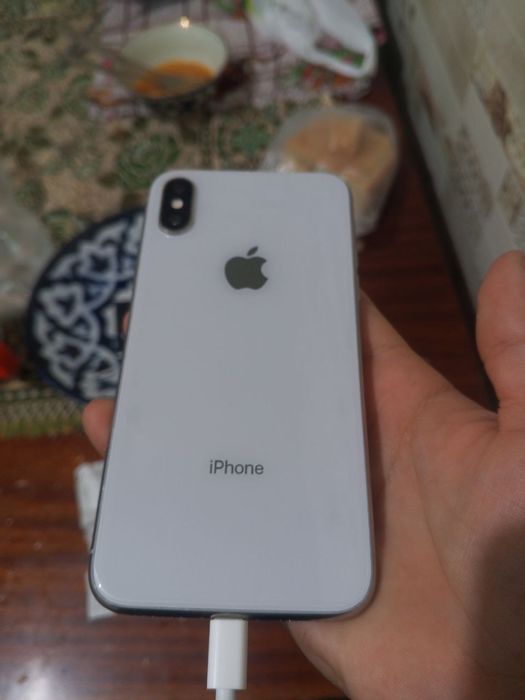 Iphone X. Narxi kelshiladi