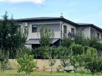 Casa tip duplex cu garaje si priveliste,  Str. Voronet