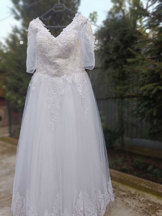 Vand  rochie de mireasa, marimea 50, PRET 2000 LEI