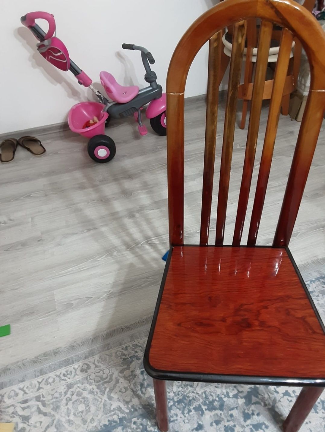 Продам стулья 2 шт деревянные