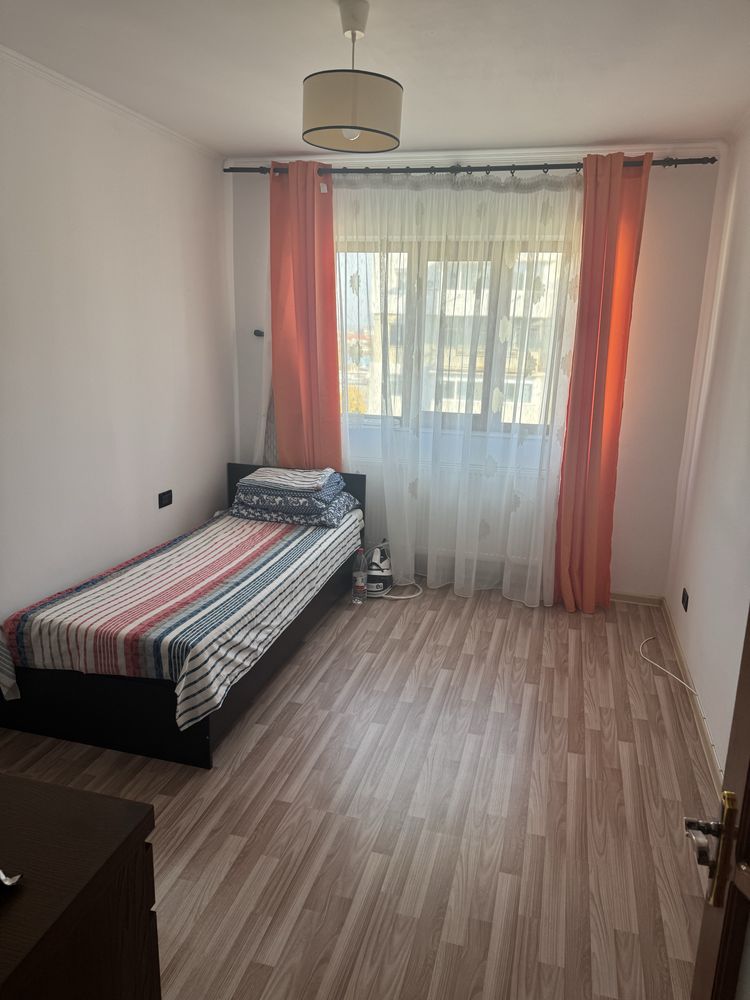 Vand apartament 2 camere 64 metri utili , renovat complet