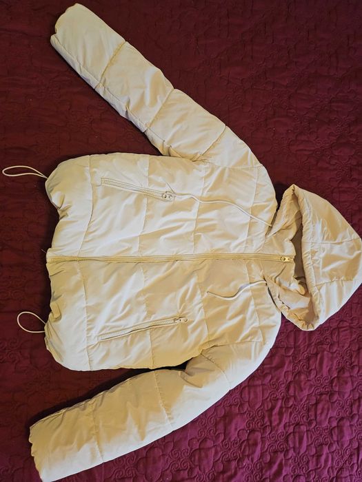 Яке бомбър бежово