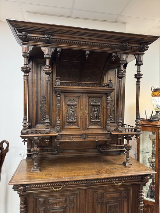 Bufet din lemn masiv sculptat, stil renascentist