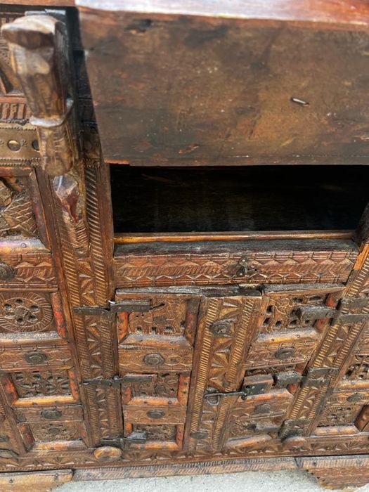 Dulap din lemn de tec sculptat, lada de zestre indiana