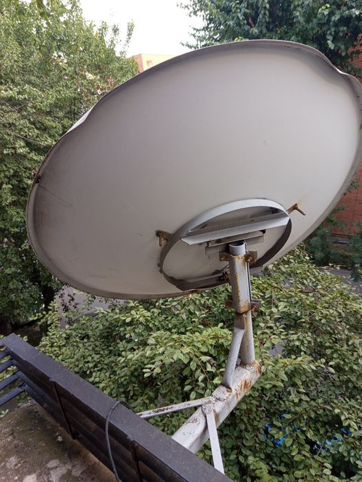 Vind parabola cu diametru de 1,2 m din fibra cu suport