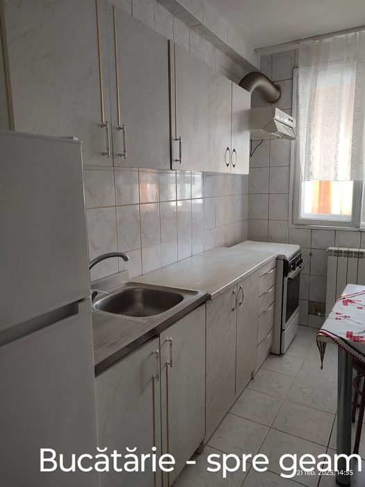 Închiriez două camere zona Auchan Lujerului