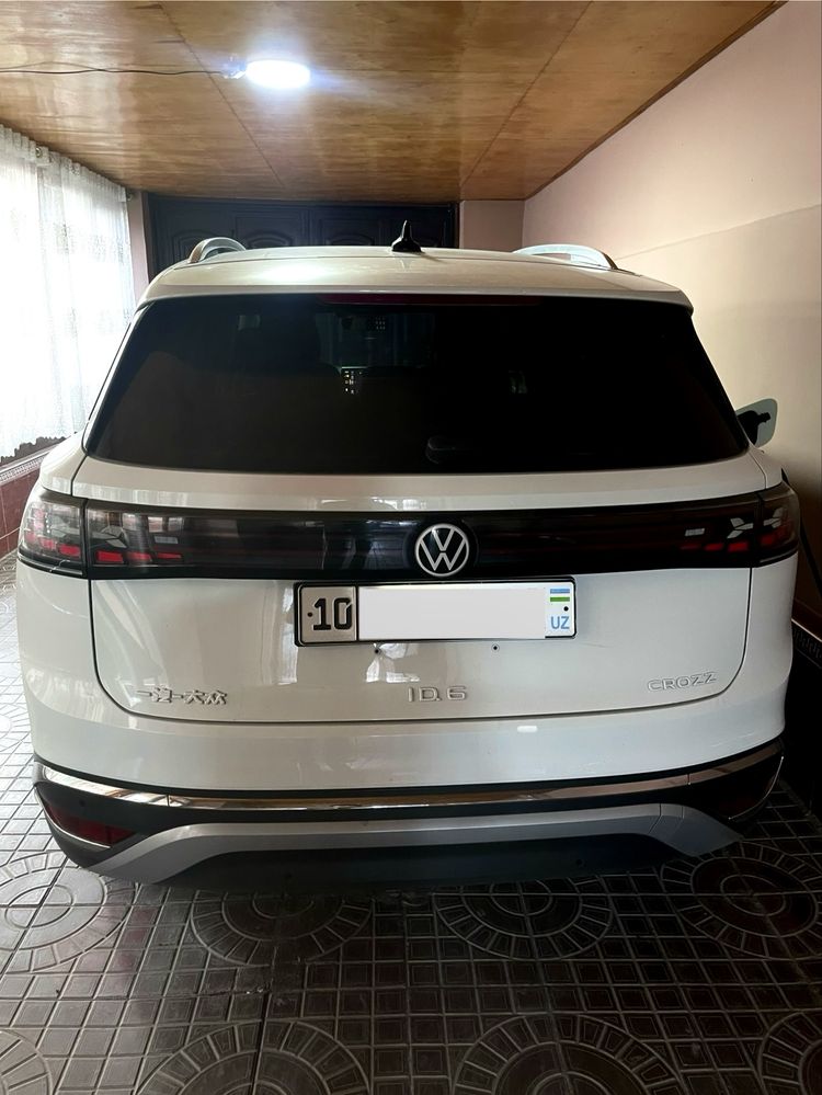 Volkswagen ID6 Pure+