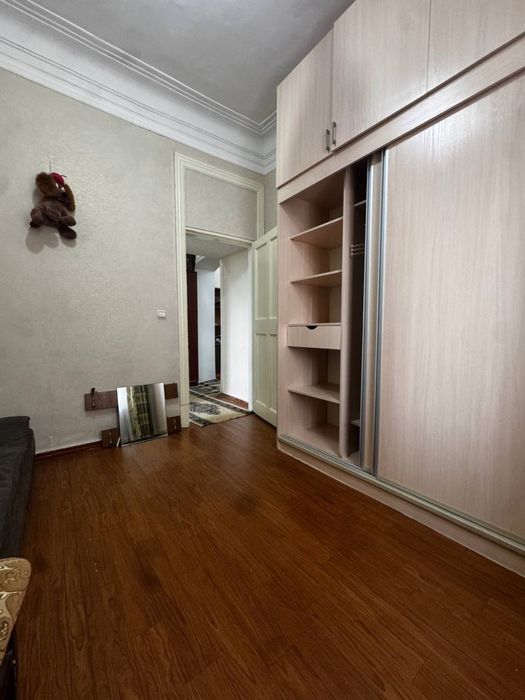 Прадается 2 ком центр навои 56м 2