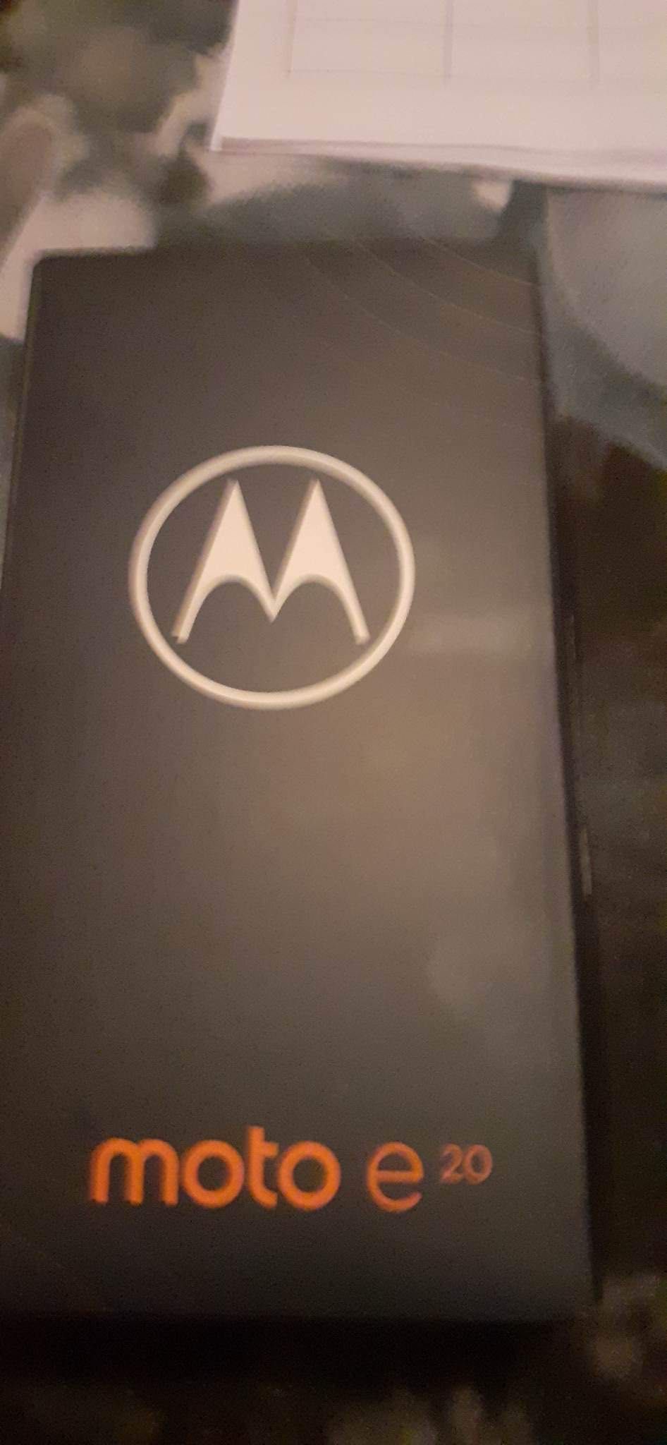 Motorola E20 чисто нов на 2 дена с гарвнция просто неми трябва