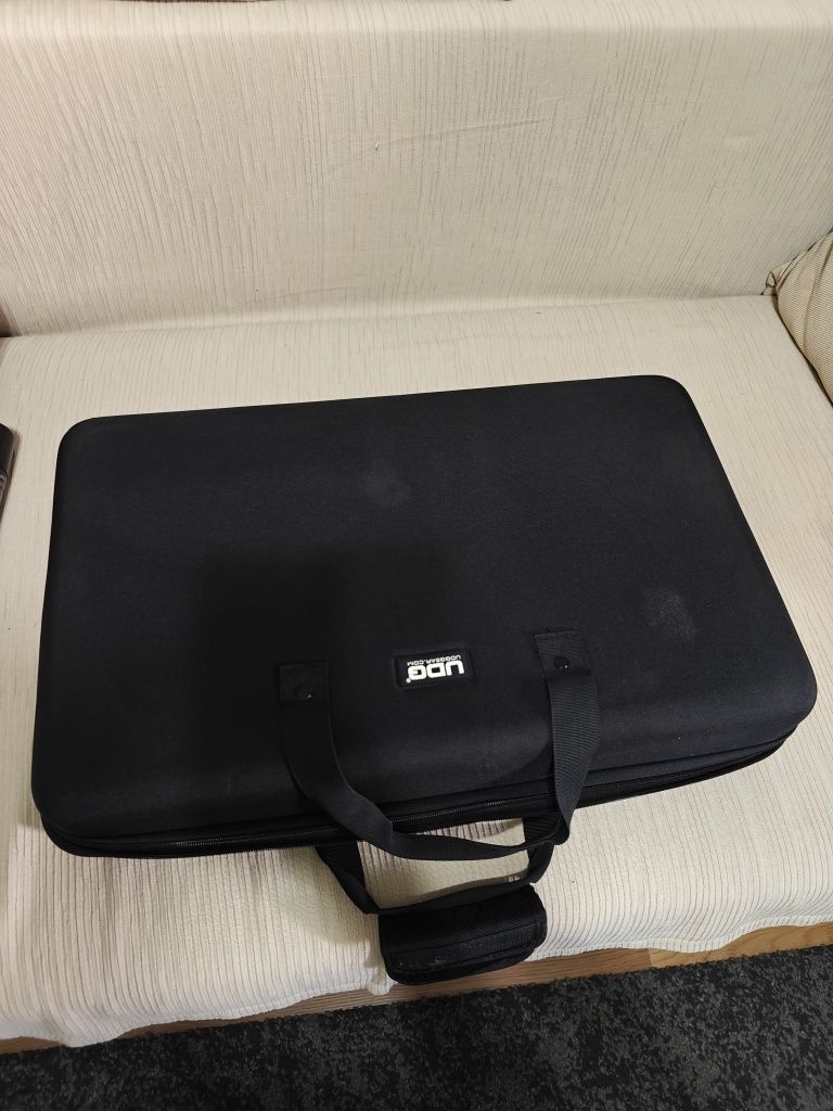 Numark Mixtrack Platinum FX + UDG Creator Controller Hardcase L