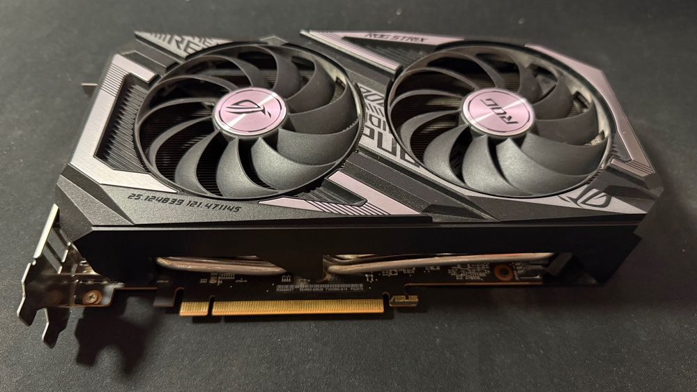 Placă video ASUS ROG Strix Radeon RX 6600 XT – 8GB GDDR6