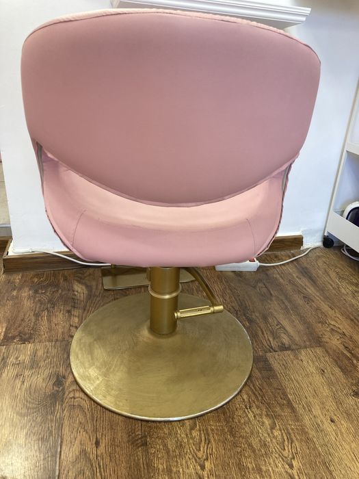 Фризьорско оборудване - стол, огледало