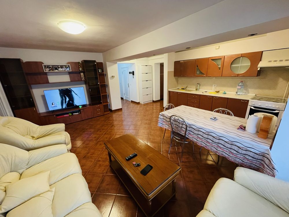 Apartament 4 camere Ultracentral 100mp