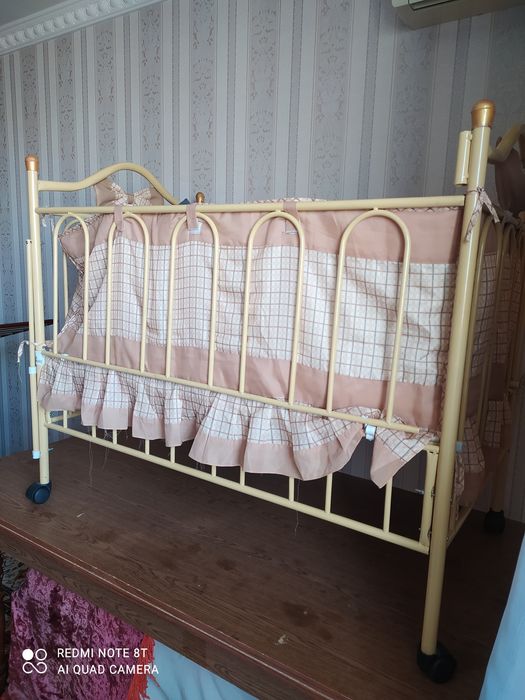 Детская кроватка