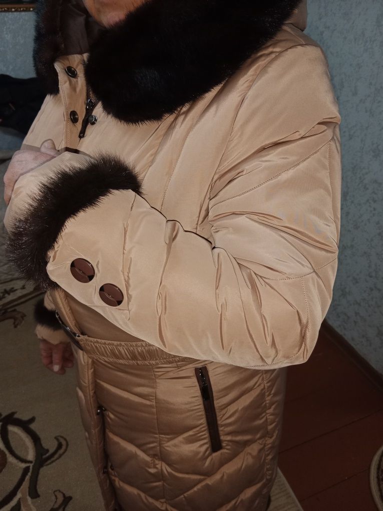 Продам пальто с норкой