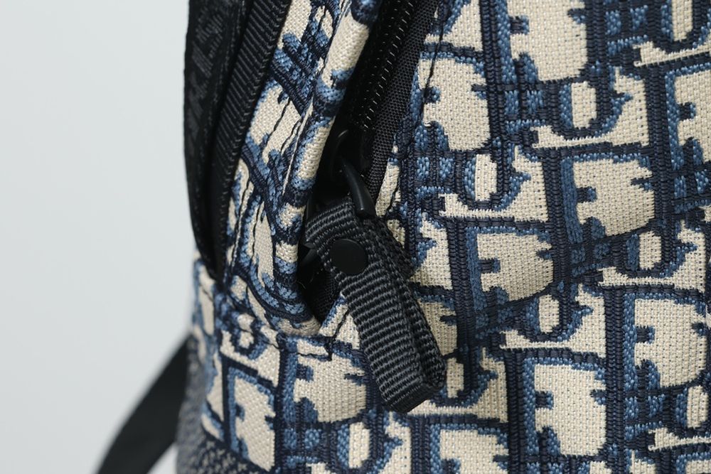 Rucsac Christian Dior, tip apremium