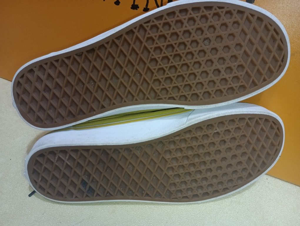 Vans N 39 - 27 лв