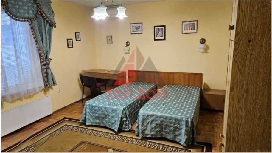 Дава се под наем Тристаен апартамент в Варна, Колхозен пазар - 118 кв.м за 612 € - Снимка #4