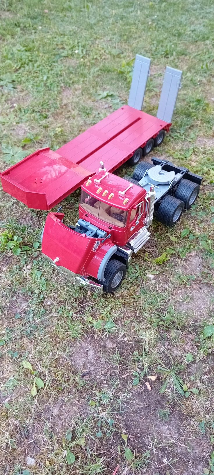 Bruder camion transportator MACK