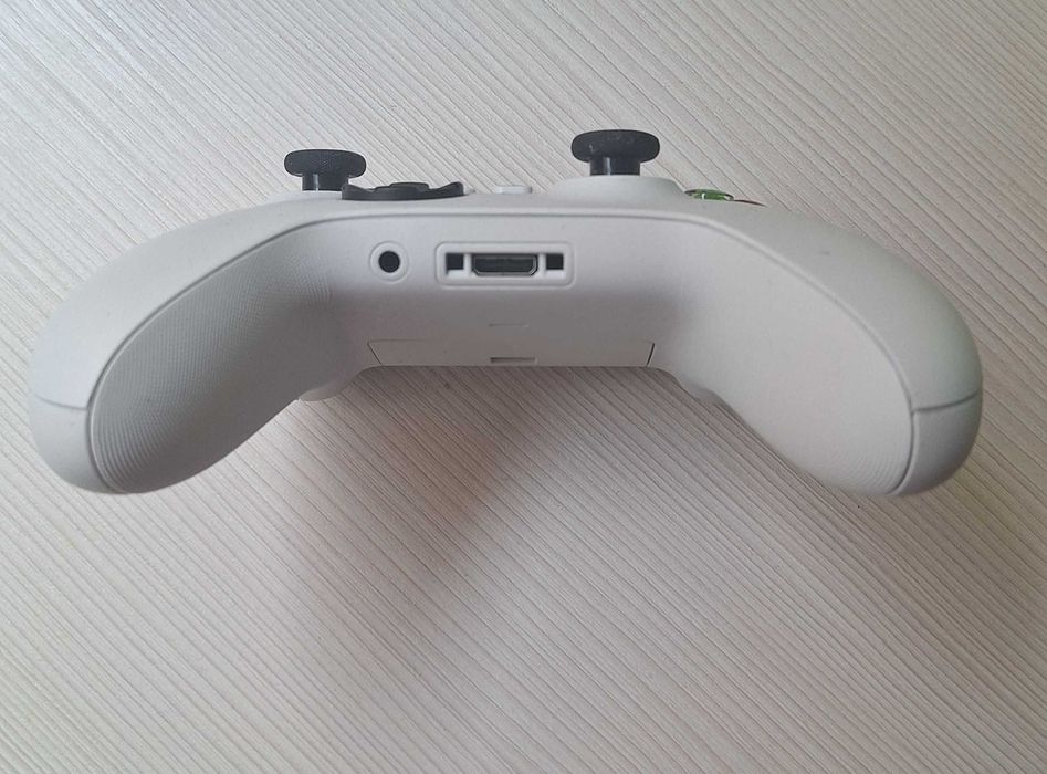Безжичен XBOX controller със станция за зареждане
