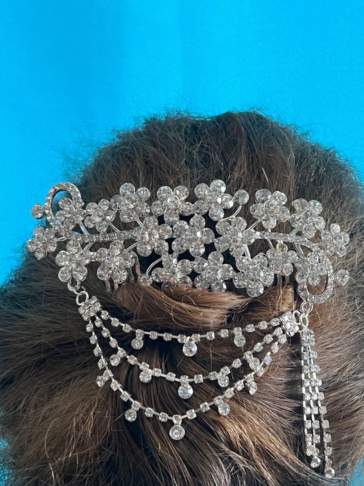 Accesoriu par cu pieptane