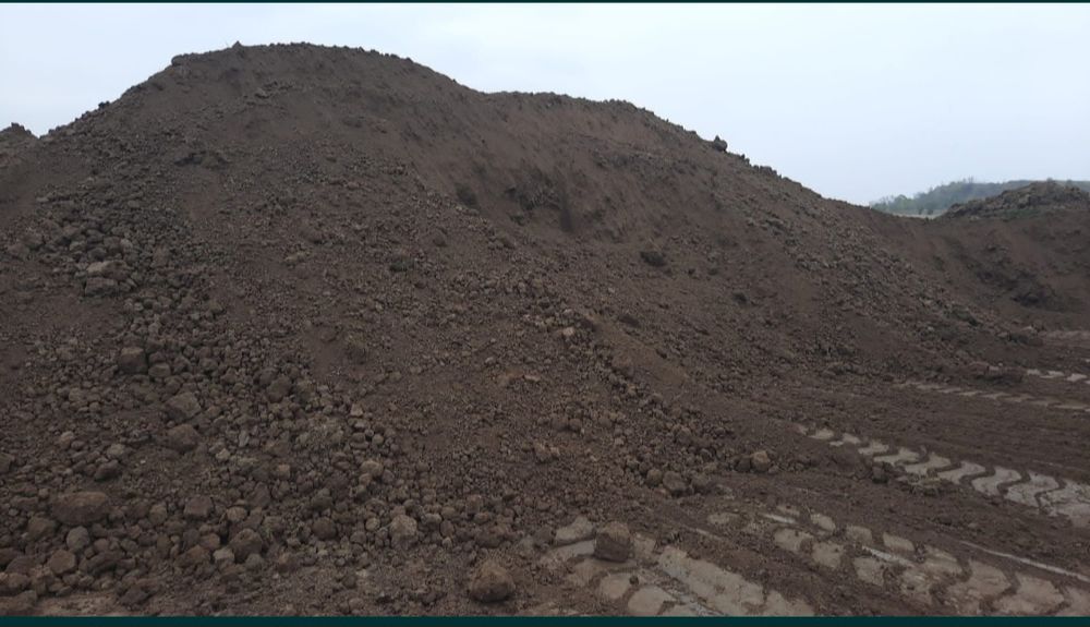 Vând pământ umplutură, vegetal .masina 8×4