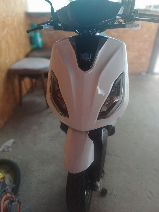 Vând scuter Piaggio electric