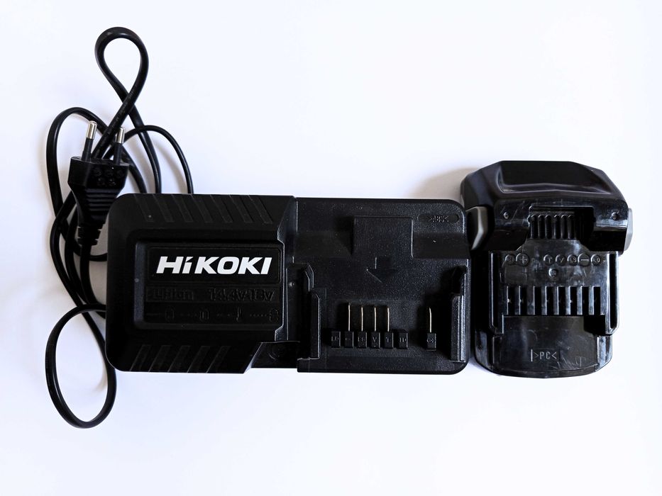 Универсално зарядно и батерия HiKOKI 14.4v-18v Li-Ion Battery 240v
