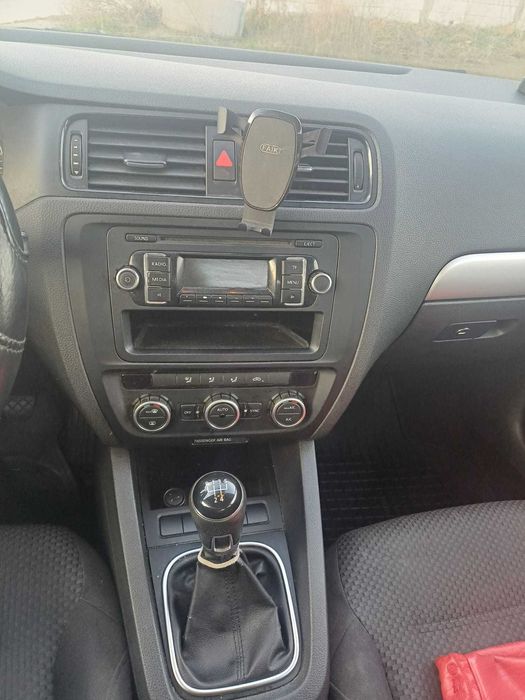 vand urgent VW JETTA 1.6 Diesel - 4000 Euro