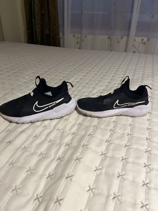 Детски nike обувки 37,5 много меки и одобни за спорт много запазени