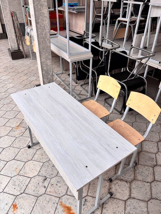 Столы и стулья в комплекте