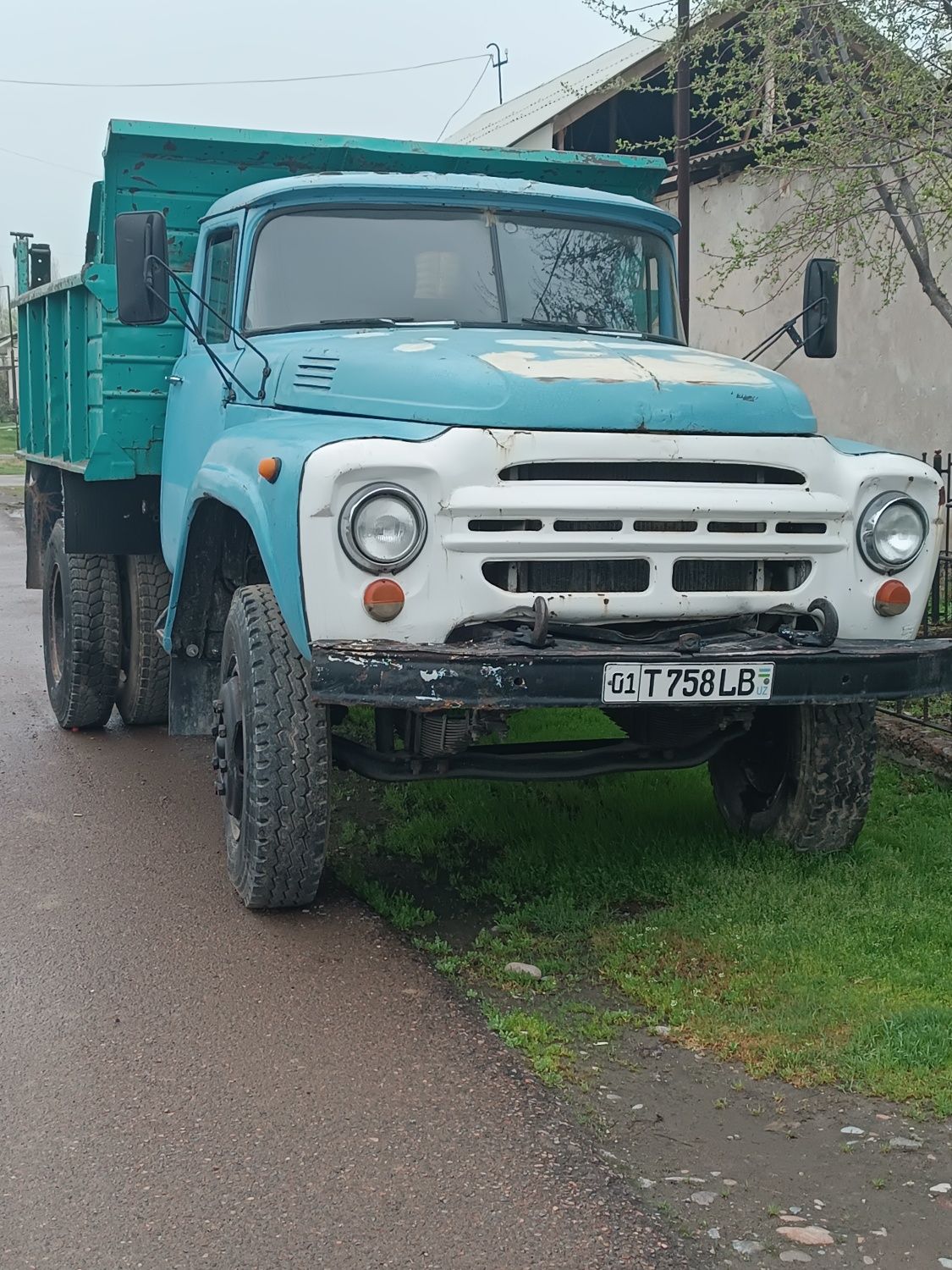 Zil sotiladi samasval 130