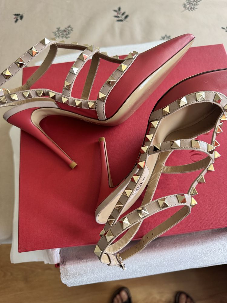 Официални обувки VALENTINO