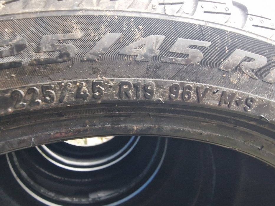 Anvelope 225/45R19 marca Pirelli, DOT 2020, 6 mm