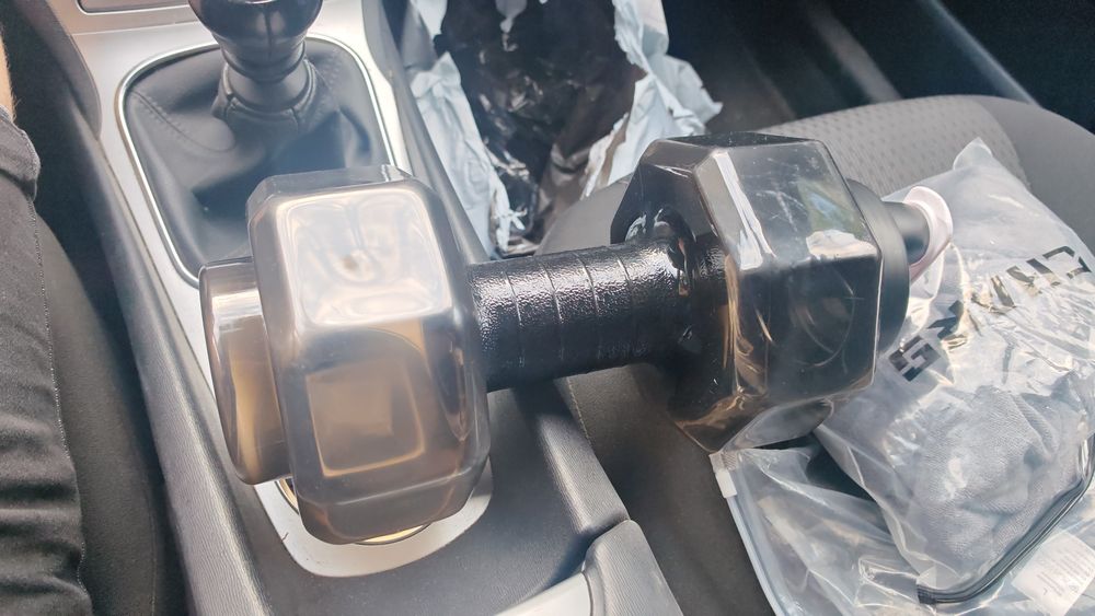 Vând Bidon 2 L in forma  de haltera