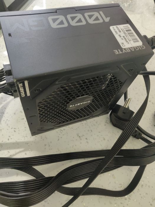 Sursa alimentare modulara Gigabyte P1000GM 1000w 80+Gold