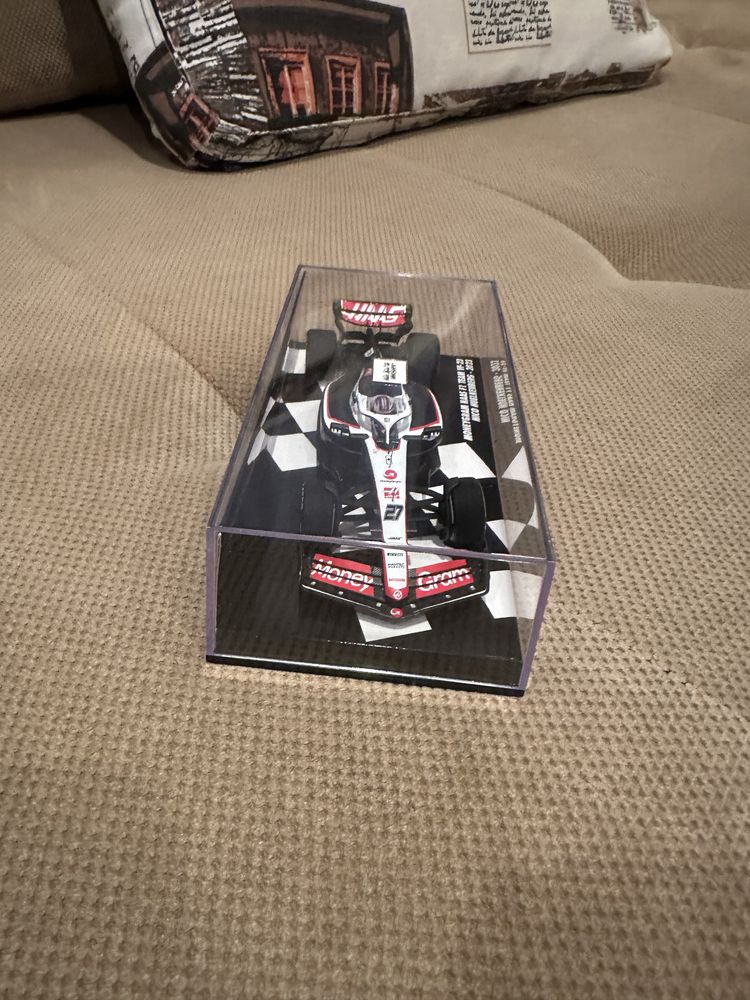 ПРОДАВАМ! Формула 1 HAAS Moneygram f1 VF-23 N. Hulkenberg