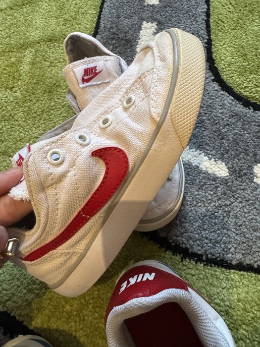 Детски дрехи за дете и обувки номер 28,29,30