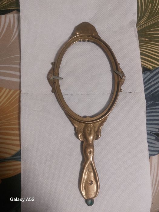 Oglindă de mână veche din bronz masiv