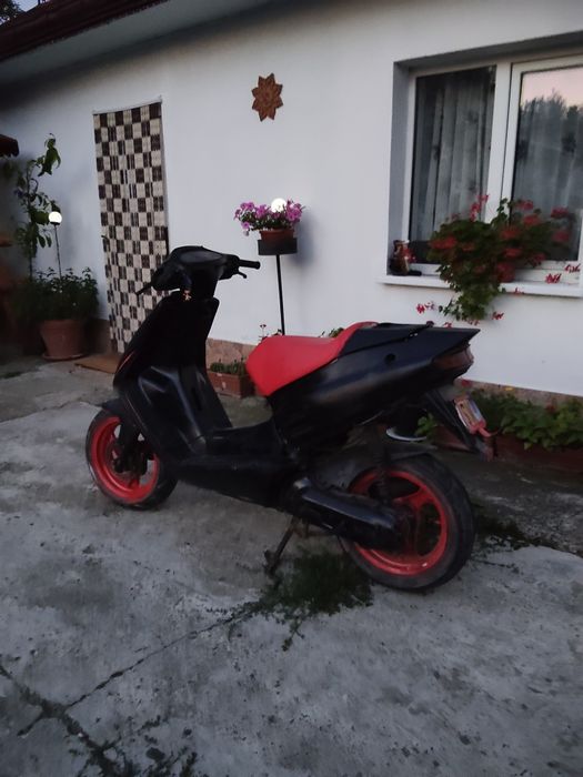Scuter Aprilia sr1 de 80 CC