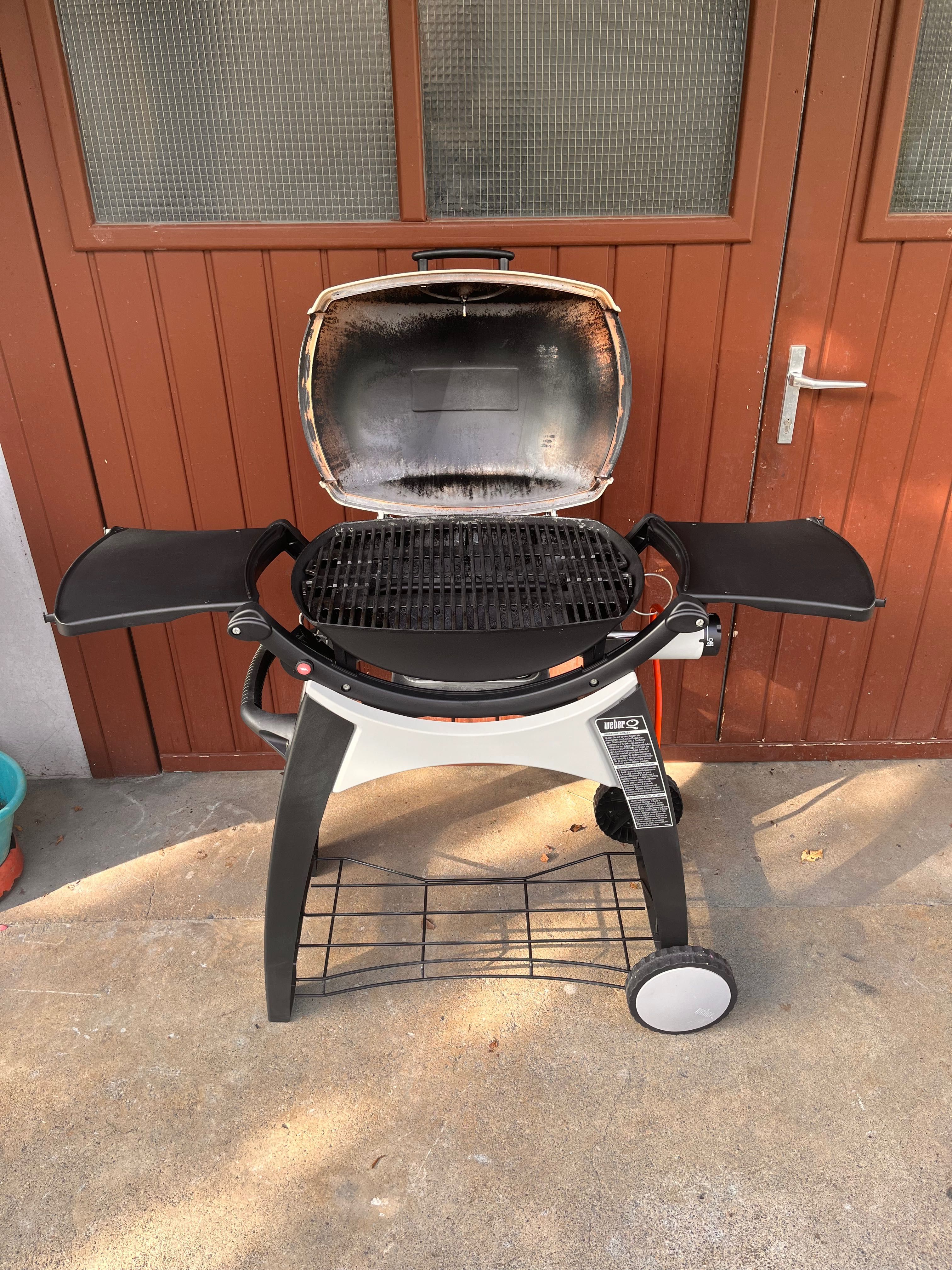 Газови Барбекюта Weber Q2200/Q200