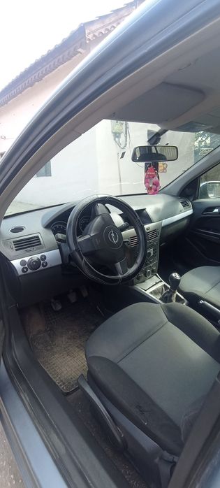 Vând Opel Astra H