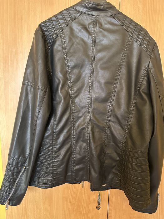 Яке . Сезон пролет и есен ! Като ново !