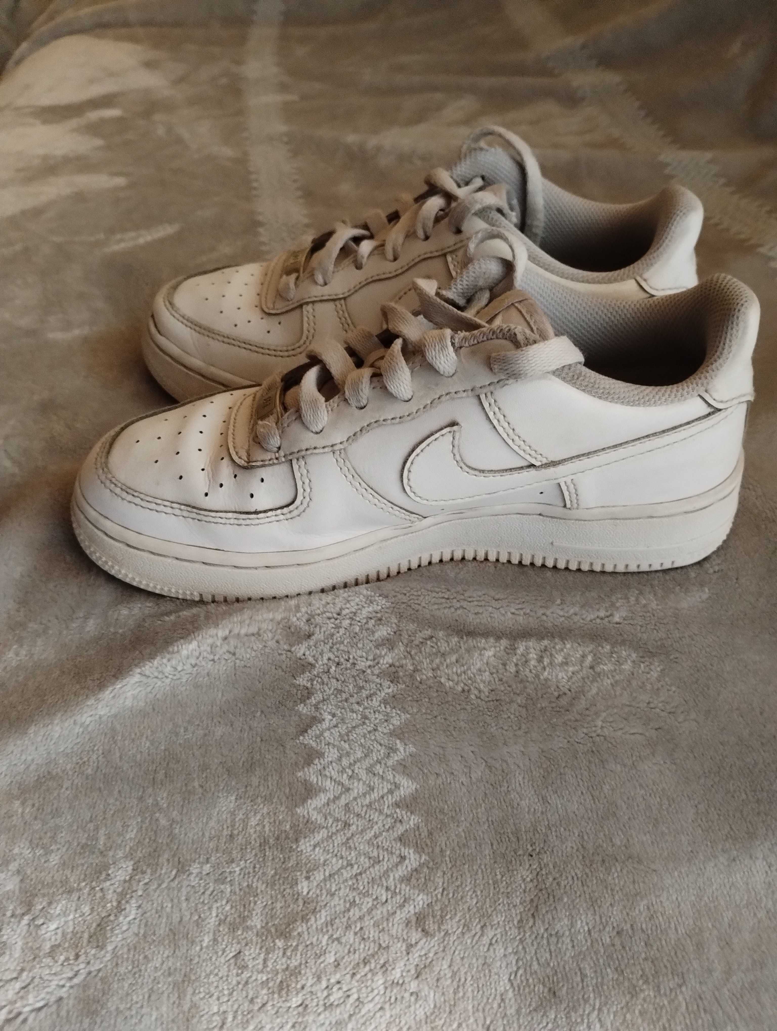 Маратонки NIKE juniors AIR FORCE 1 Eur 36
