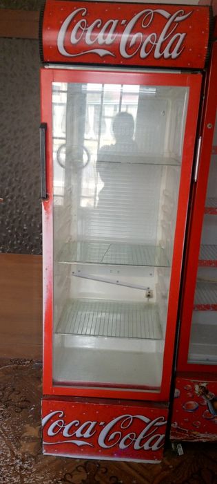 Витрина халадилниклар сотилади